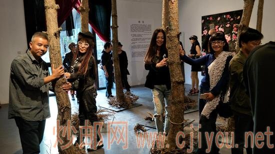 左起:蓝京华、阿里娅、奉家丽、杨文萍