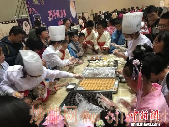 宝鸡青铜器博物院中秋互动体验活动。 陕西省文物局 摄
