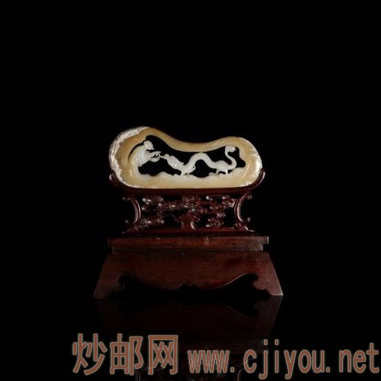 ����02301�����  ���������Ͻ����޺��ڼ�

�������18��7.5��1.4cm

����������282g

�����׶ȣ���֬

����֬�ݣ�����

�����ܶȣ�����

������ʶ��׿����

�������ļۣ�RMB200000-250000