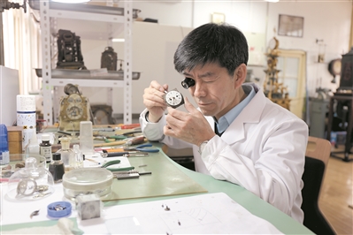 王津在修复室
