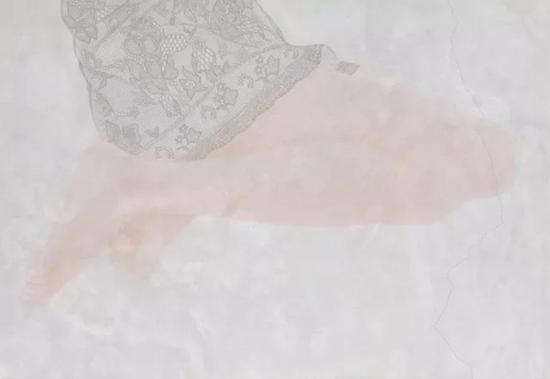 Lot.616 徐华翎 《香》 2014年 绢本综合材料 54×77.8cm 估价(人民币): 150,000-200,000