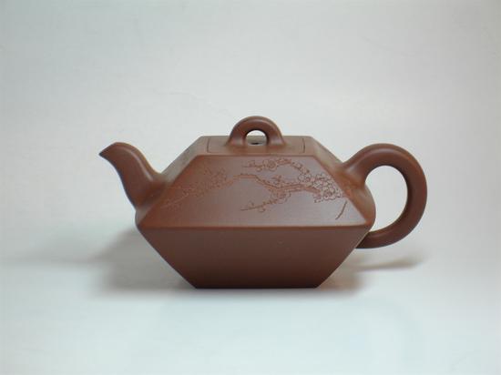 �����һ���Ƽ��Ʒ �ķ��϶��� ���ϣ� ���� �����2000 ������220 CC