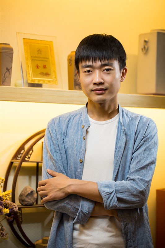 ����������