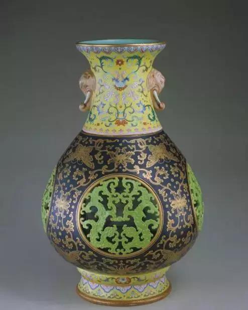 ��Ǭ¡�۲��ο��������ת��ƿ