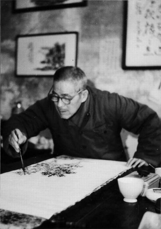 余任天( 1908 一 1984 ) ,享年76岁。字天庐,浙江诸暨人。