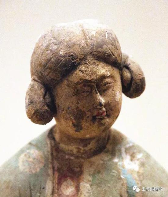 双髻女俑,唐代,西安博物院藏