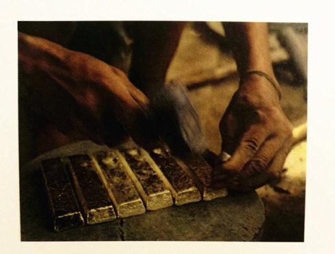 ����Ƭ�X��1974��1�����������ҵ�����־��